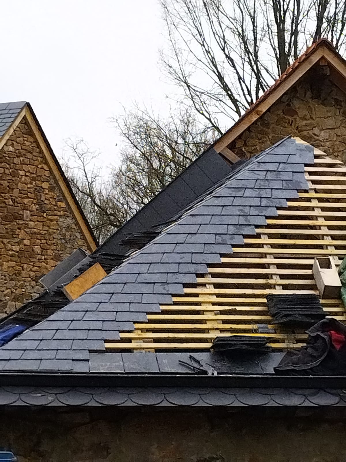 toiture carré angle schiste